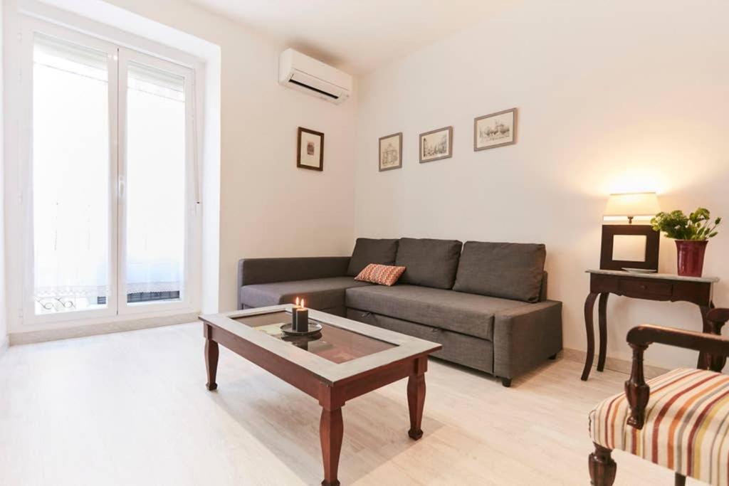 Original Y Coqueto Apartamento Junto A Plaza Mayor Apartment Madrid Exterior photo